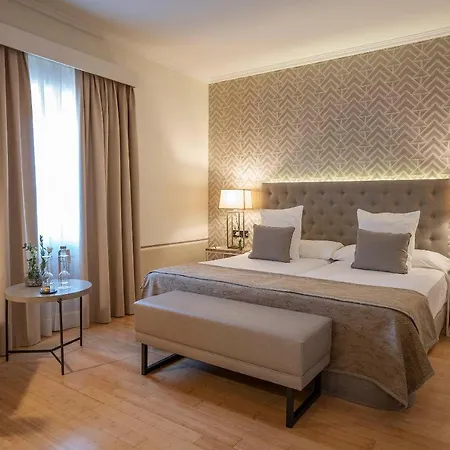 Hospes Palacio De Arenales & Hotel Caces