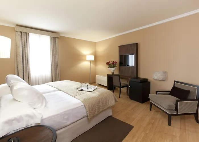 Отель Hospes Palacio De Arenales & Касерес