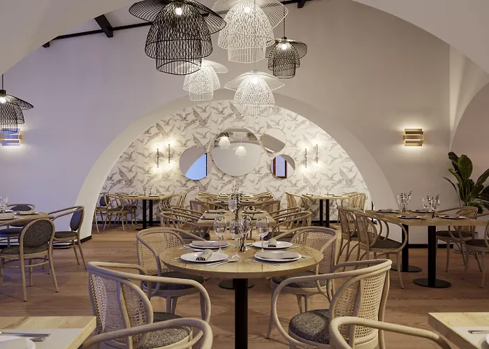 Hospes Palacio De Arenales & Hotel